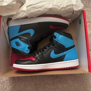 Women’s size 7.5 high OG UNC to Chicago Jordan’s